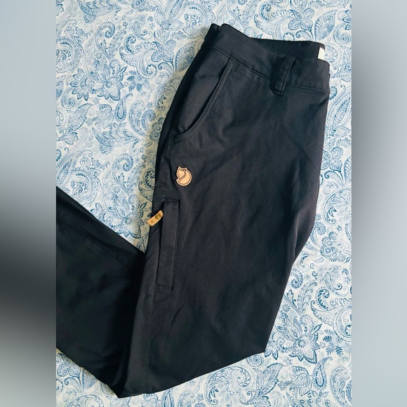 Fjallraven Women's Abisko Trail Stretch Trousers size 27-28” in black - Picture 4 of 6